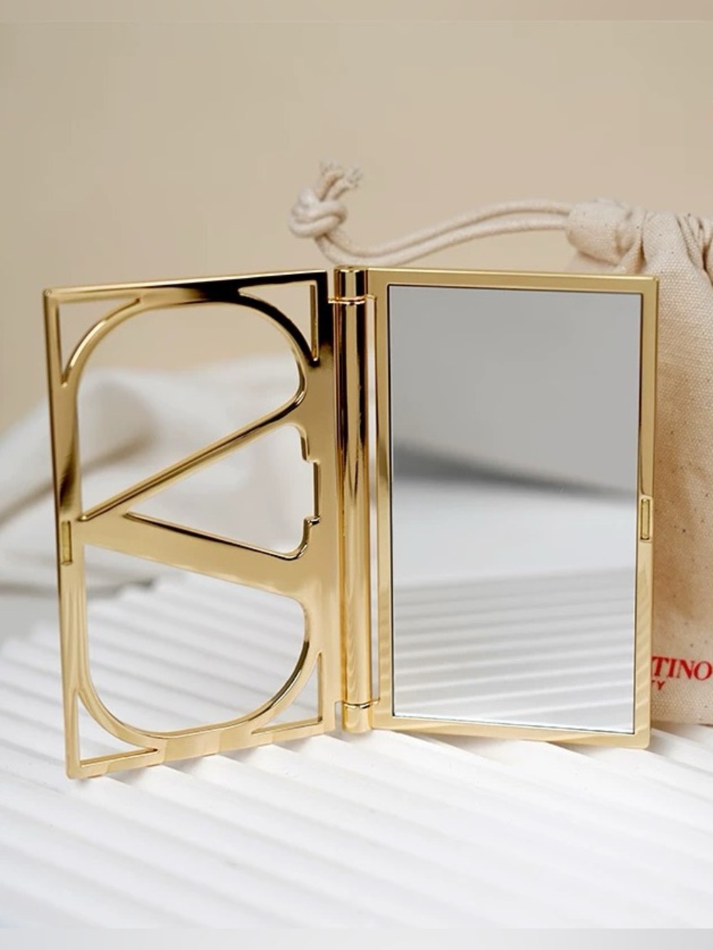 Valentino beauty Gold Compact Travel Mirror